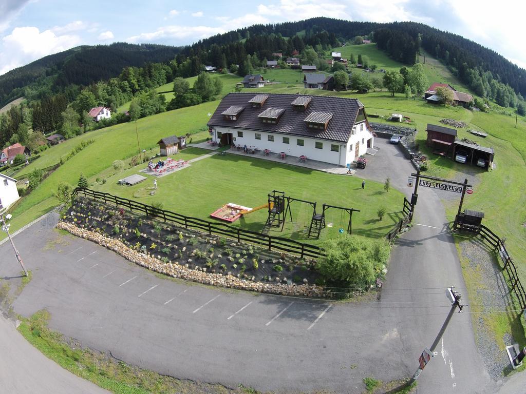 Penzion Silverado Hotel Horní Bečva Buitenkant foto